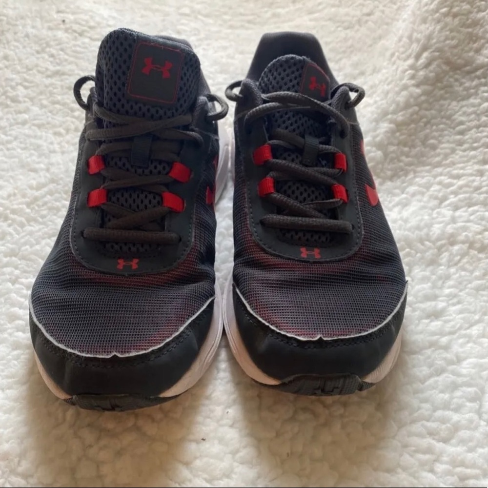 Under Armour Boys Rave 2 Running Shoes Gray Red Low Top Lace Up 4Y